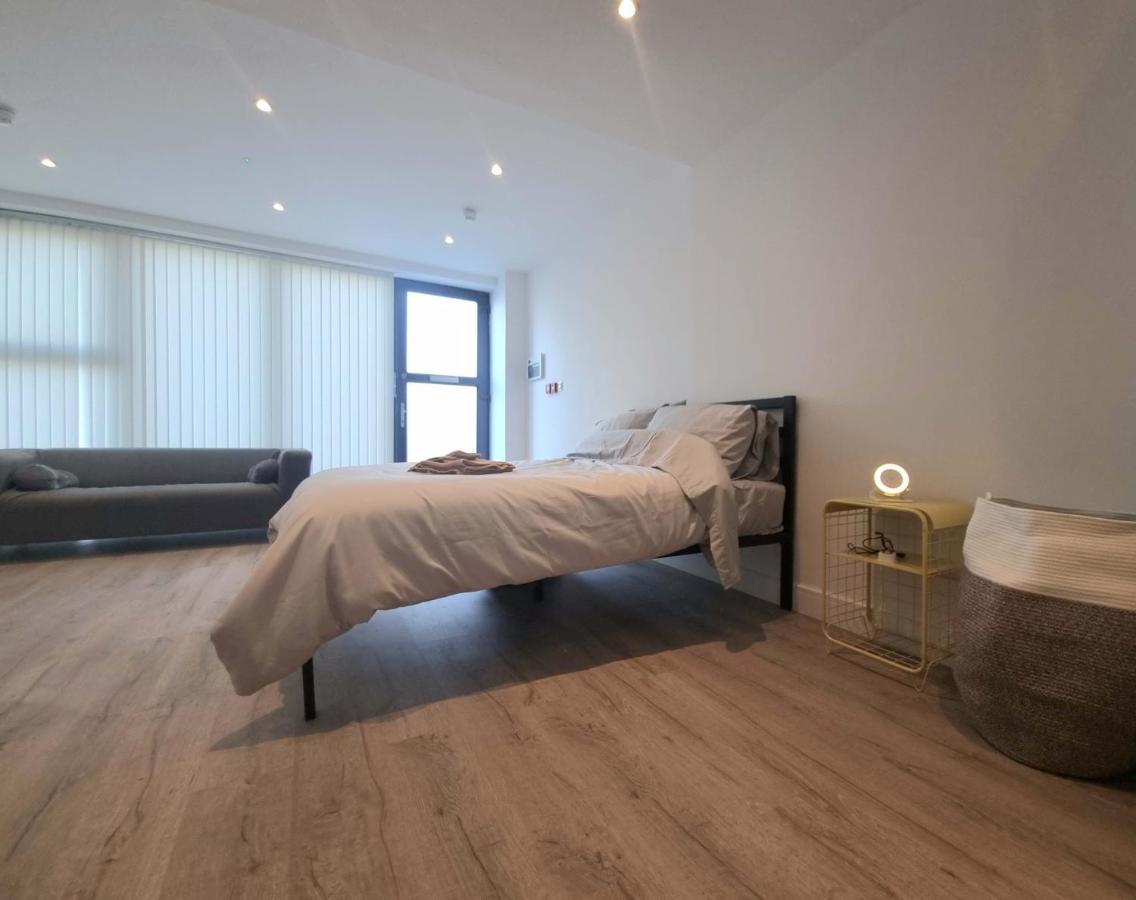 Stylish Converted Ground Floor Studio - Londyn Zewnętrze zdjęcie